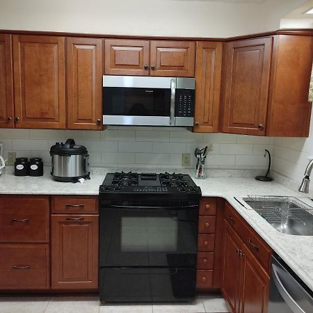 The Kind House Hosting, Low Monthly Rates, Traveling Nurses, Fletc, & Travelers! 브런즈윅 외부 사진